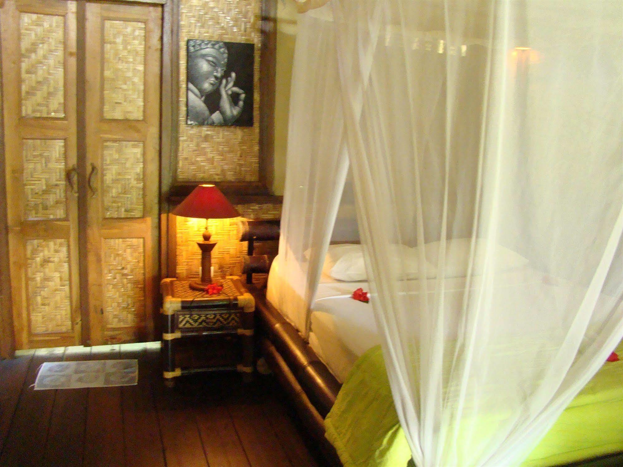 Flower Bud Bungalow Pecatu Exterior foto